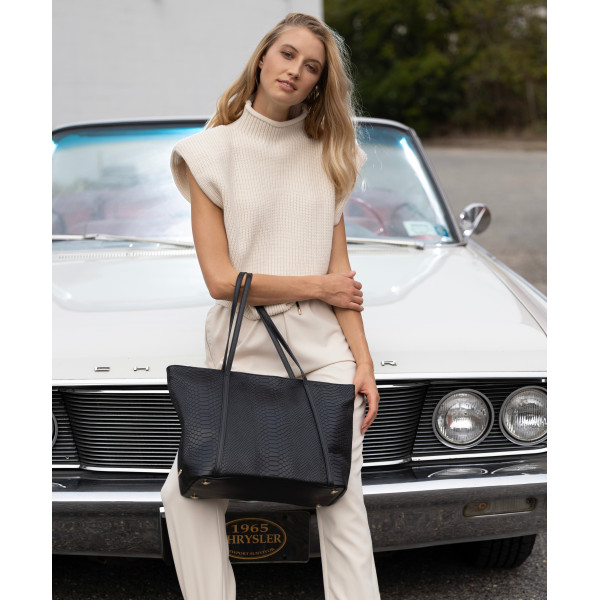 Fina Brise Travel Tote