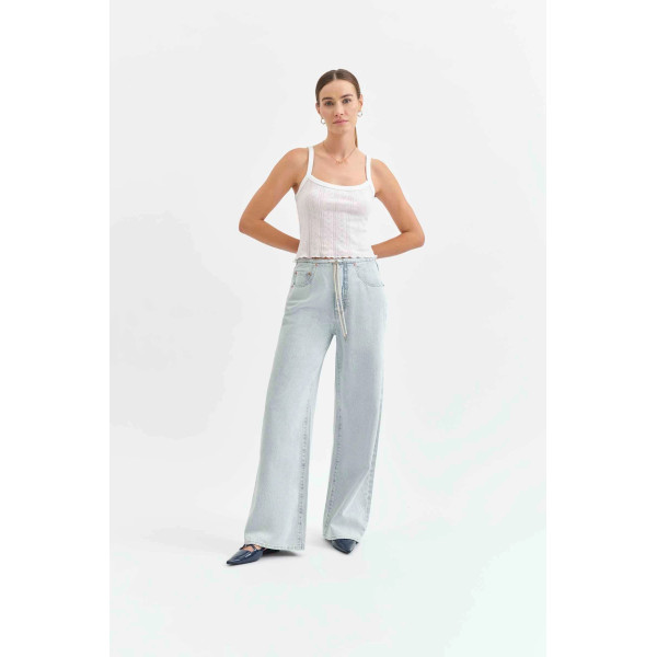 Ámbar Mid Rise Wide Leg Jean