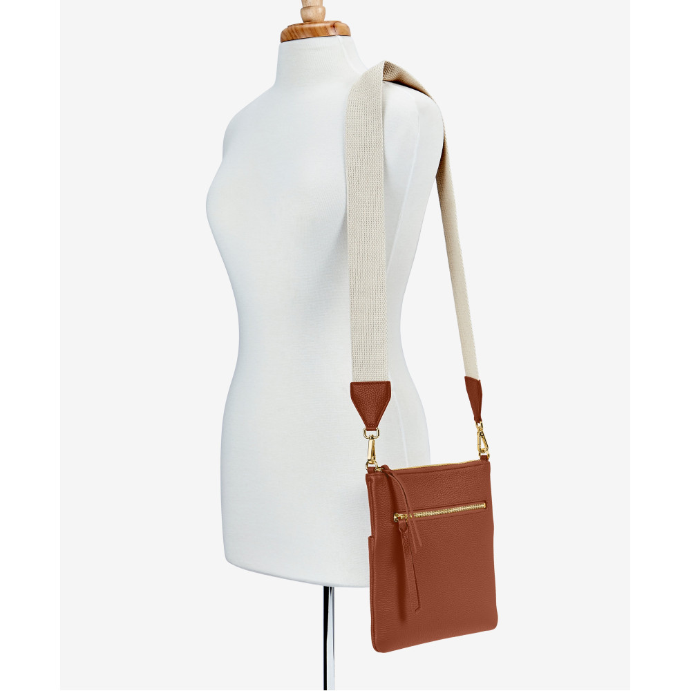 Lucente Messenger Bag