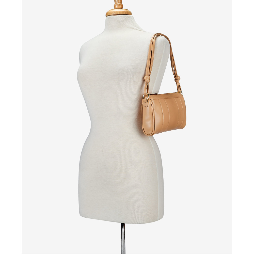 Majestad Brise Shoulder Bag