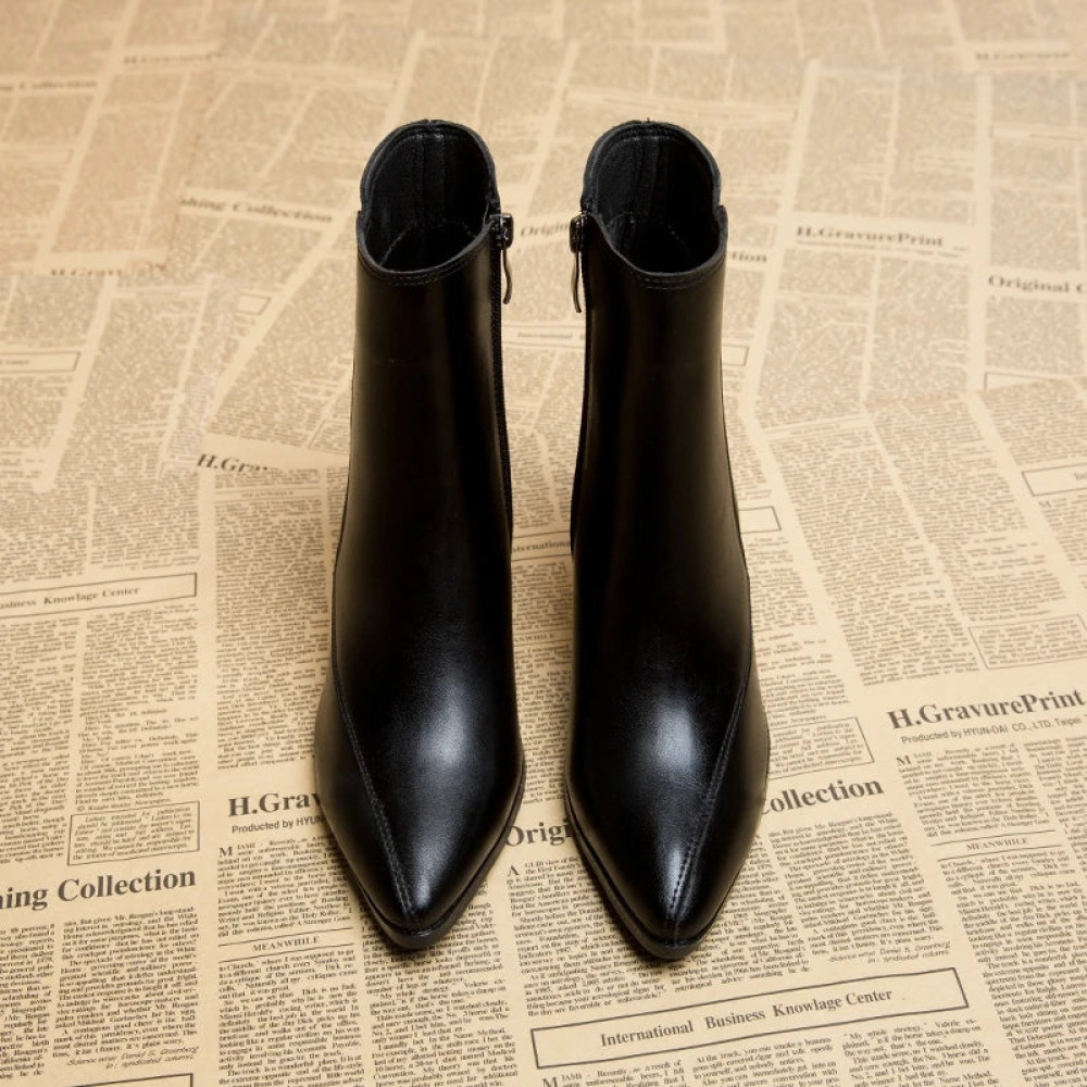 Outline Flow Boots
