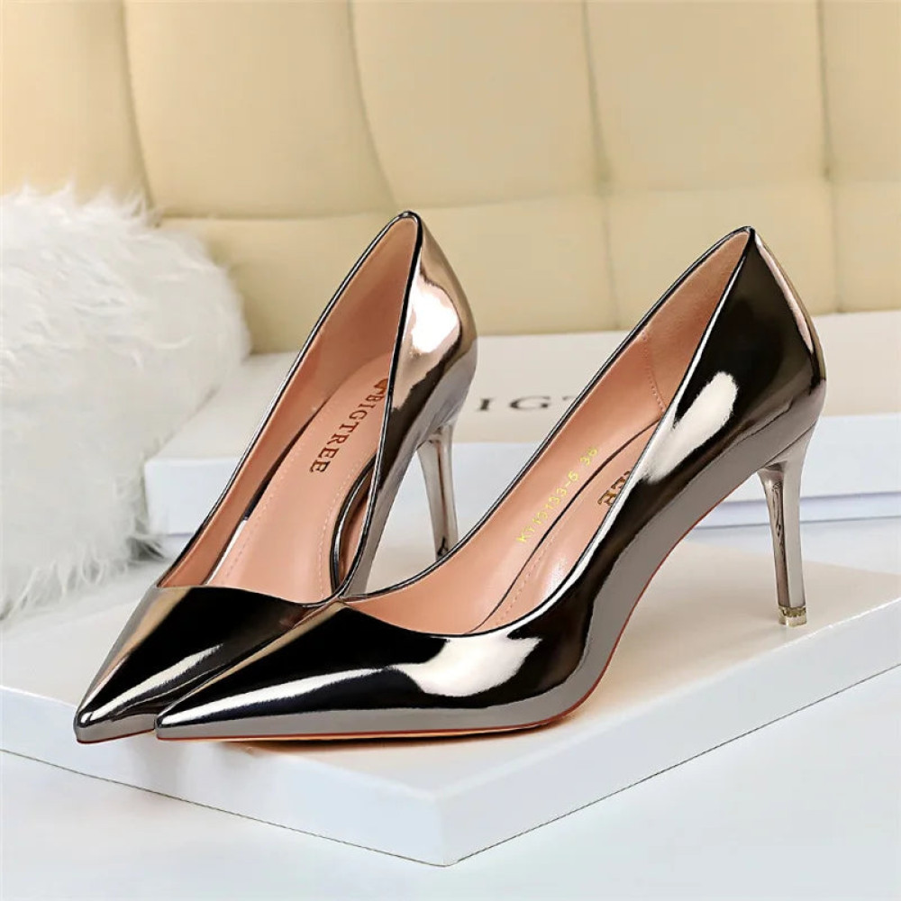 Obsidian Heels